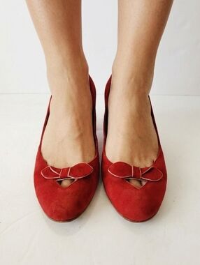 Marc Jacobs Red Suede Bow-Accent Womens Flats Size 6.5